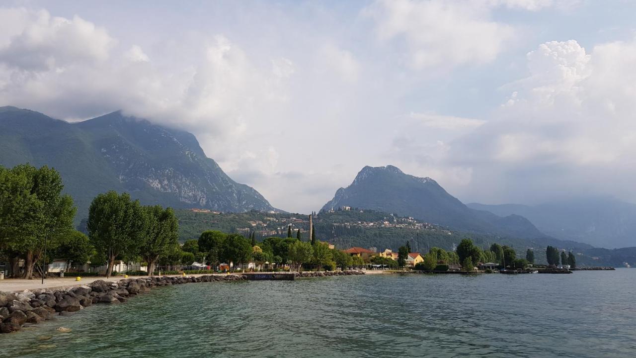 Albergo Meuble Olivi Toscolano Maderno Bagian luar foto