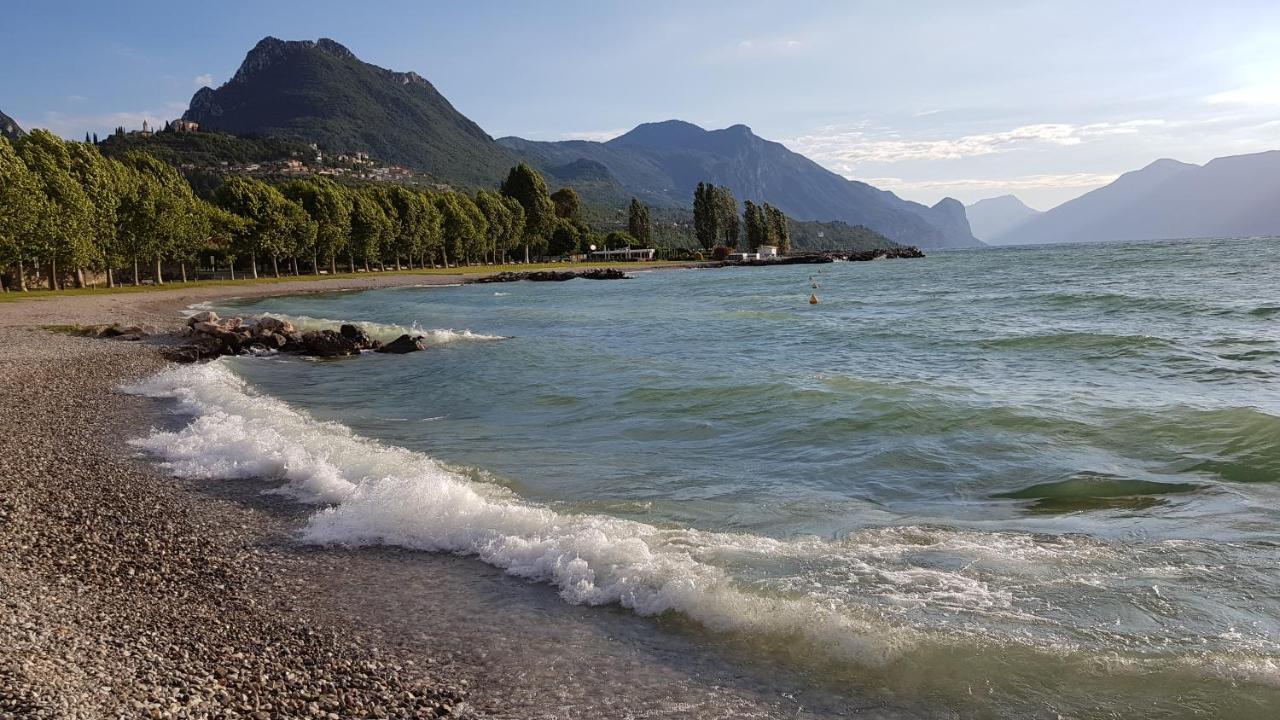 Albergo Meuble Olivi Toscolano Maderno Bagian luar foto
