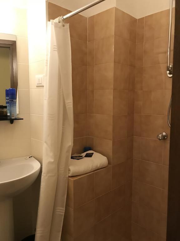 Albergo Meuble Olivi Toscolano Maderno Bagian luar foto